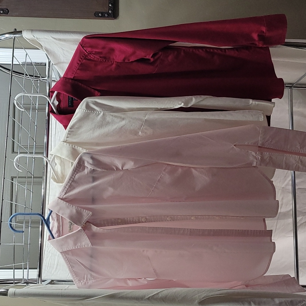 Banana republic womens button down blouses. Lot of 3.
